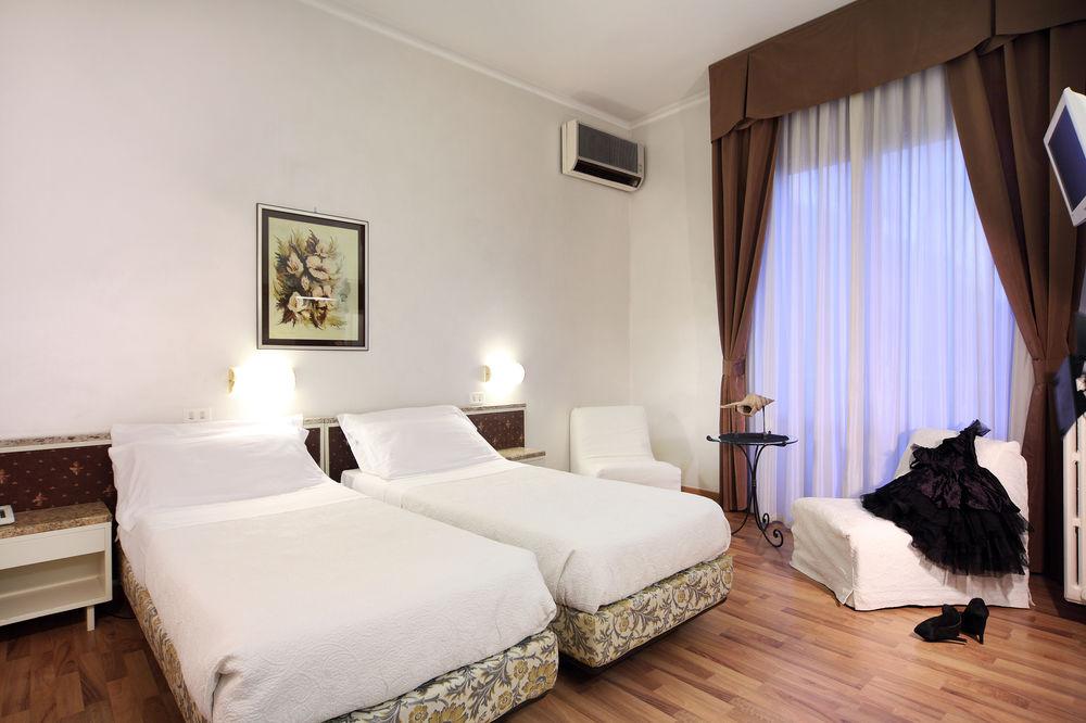 רימיני Hotel Rosabianca מראה חיצוני תמונה