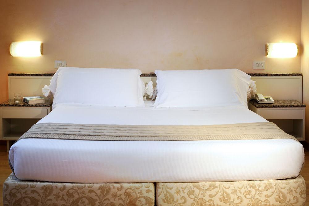 רימיני Hotel Rosabianca מראה חיצוני תמונה