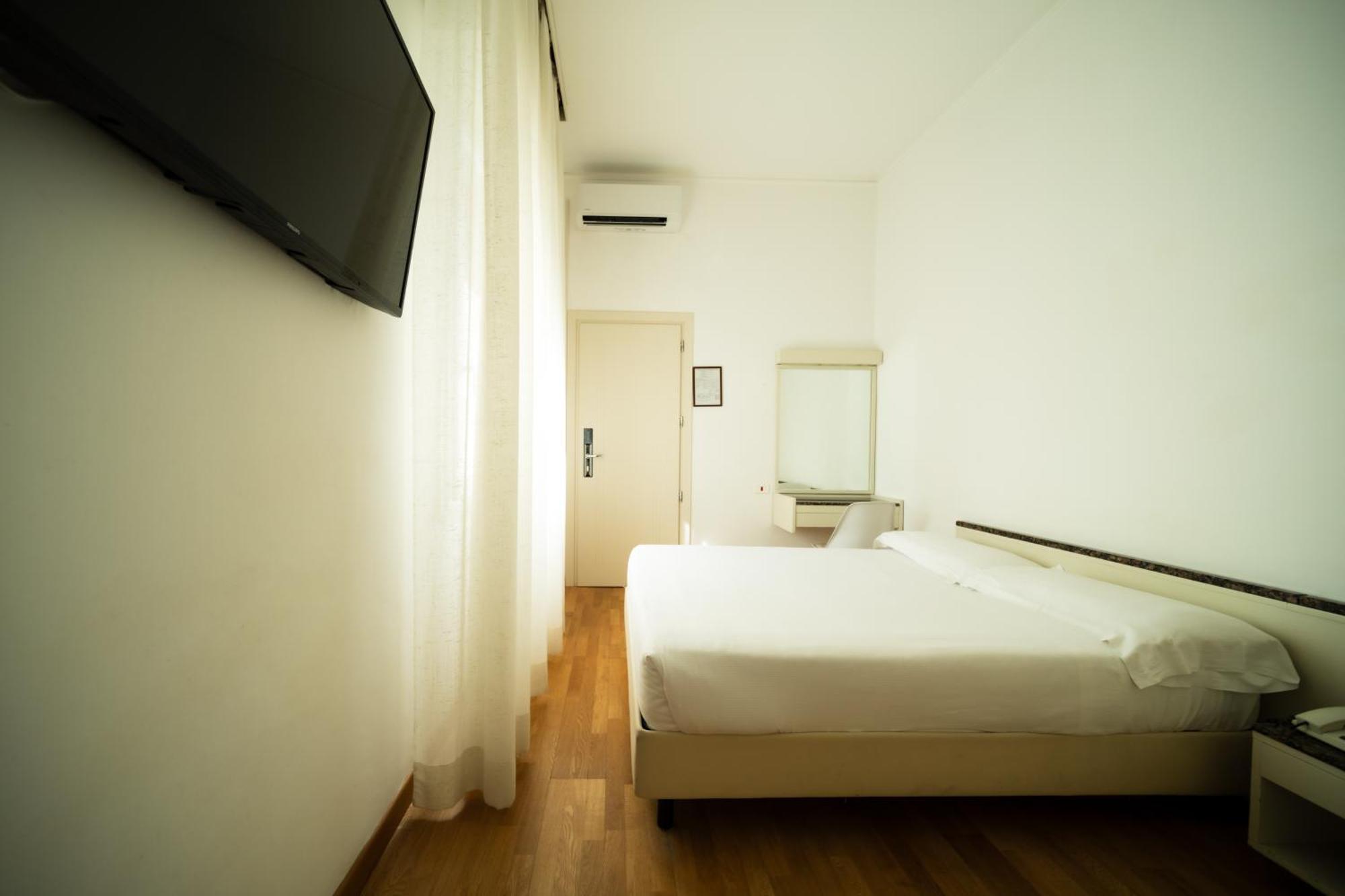 רימיני Hotel Rosabianca מראה חיצוני תמונה