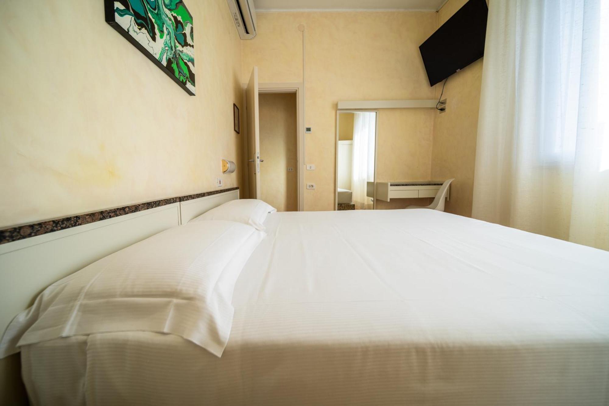 רימיני Hotel Rosabianca מראה חיצוני תמונה