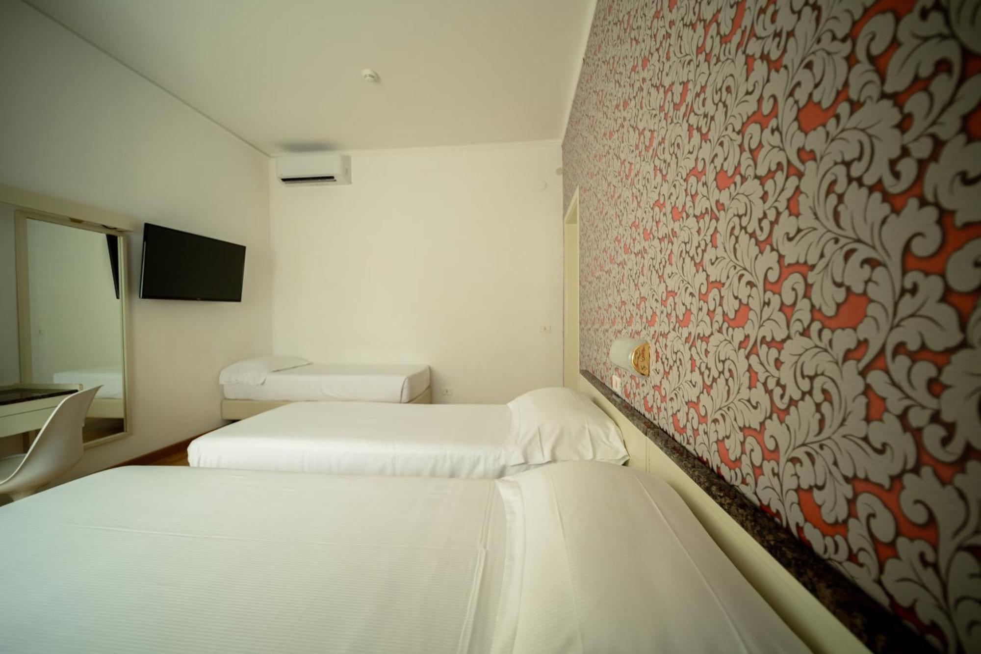 רימיני Hotel Rosabianca מראה חיצוני תמונה