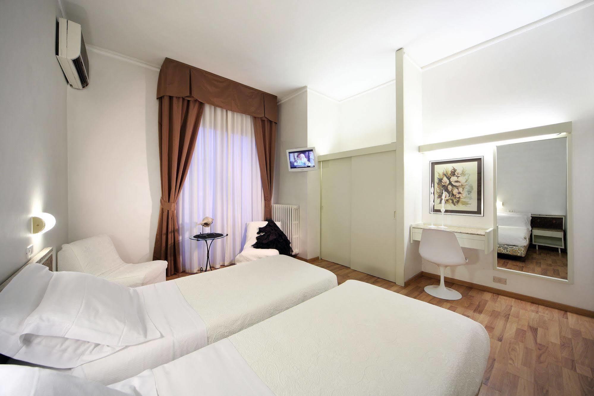 רימיני Hotel Rosabianca מראה חיצוני תמונה