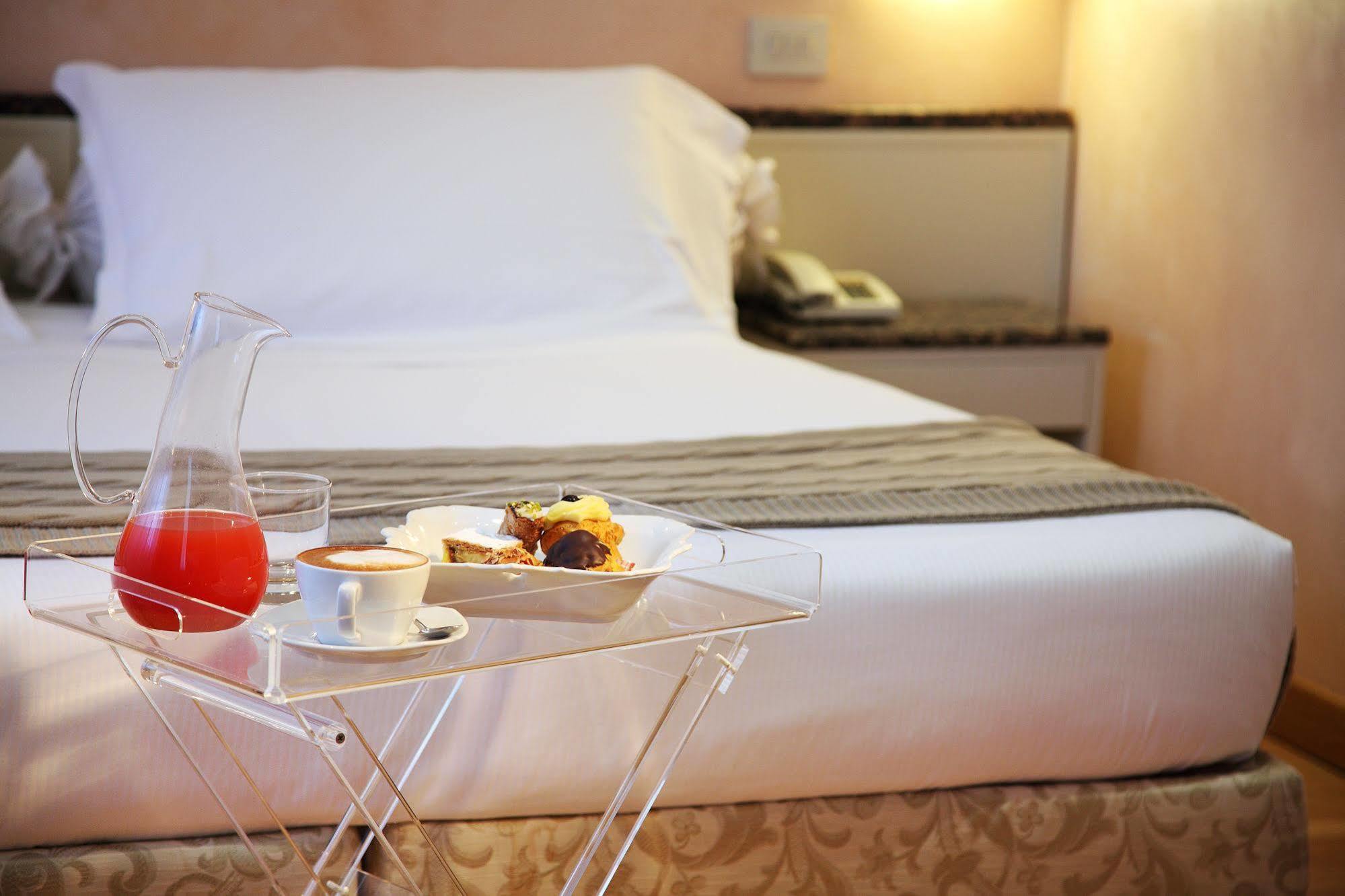 רימיני Hotel Rosabianca מראה חיצוני תמונה
