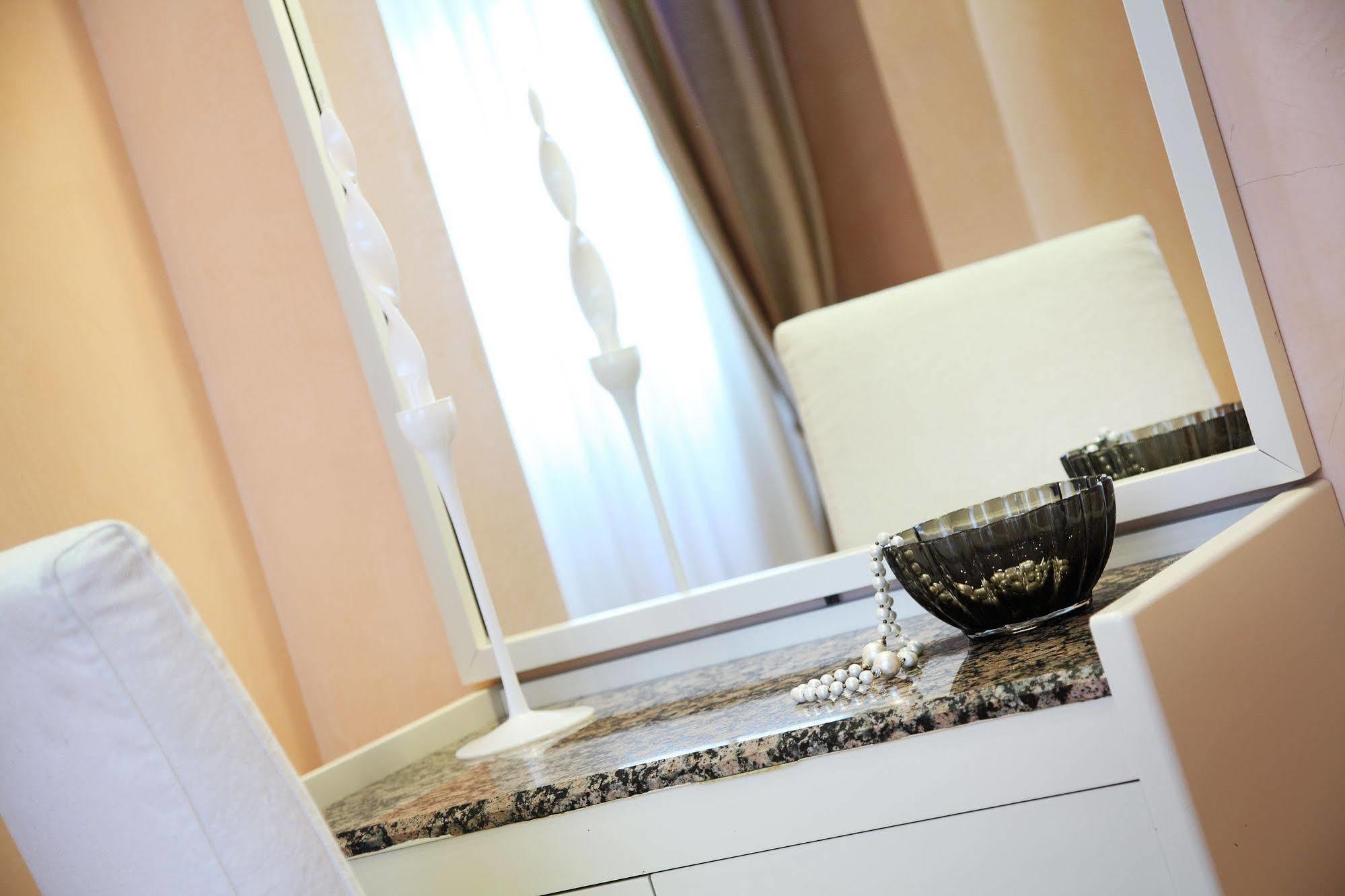 רימיני Hotel Rosabianca מראה חיצוני תמונה