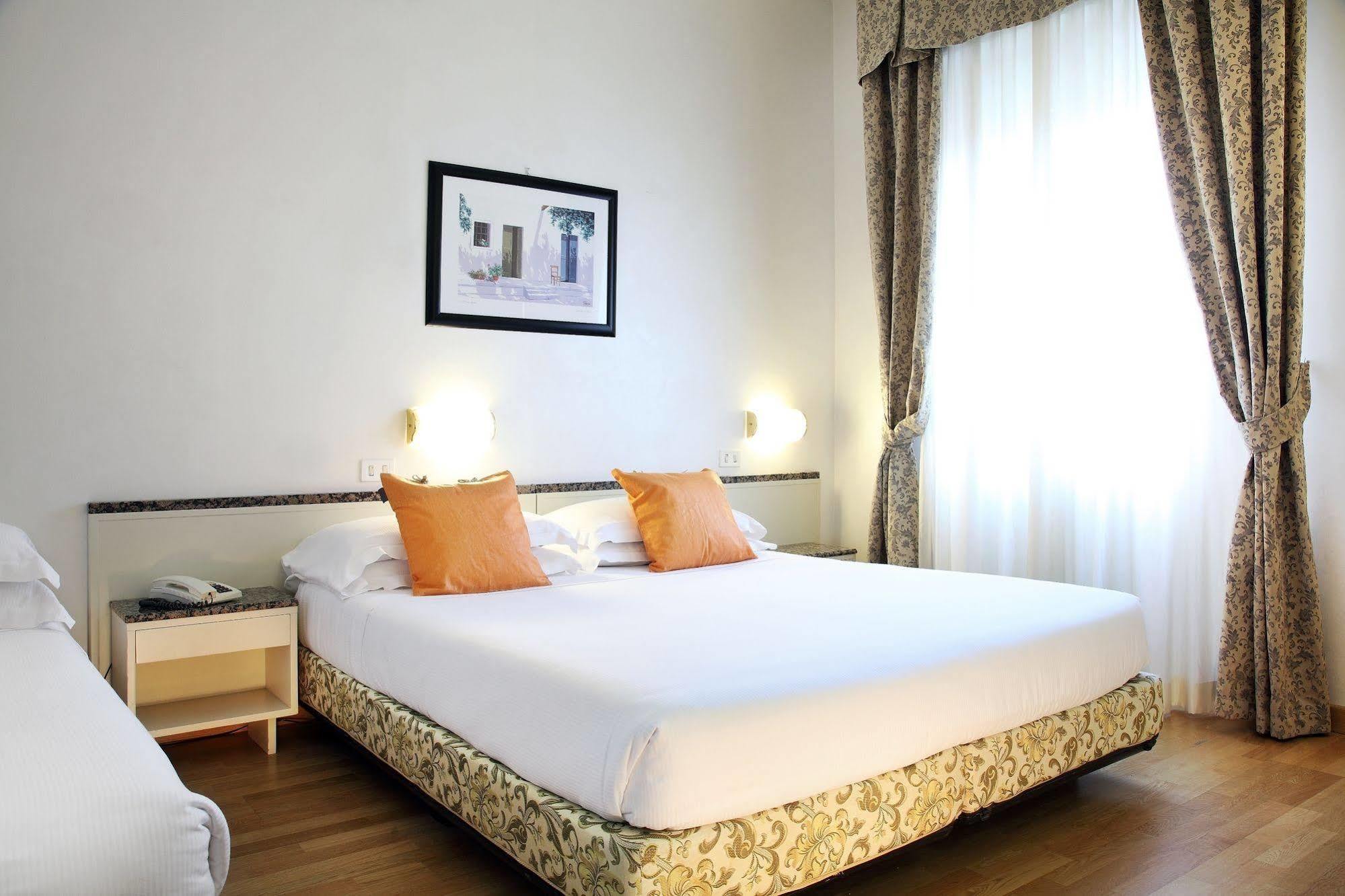 רימיני Hotel Rosabianca מראה חיצוני תמונה